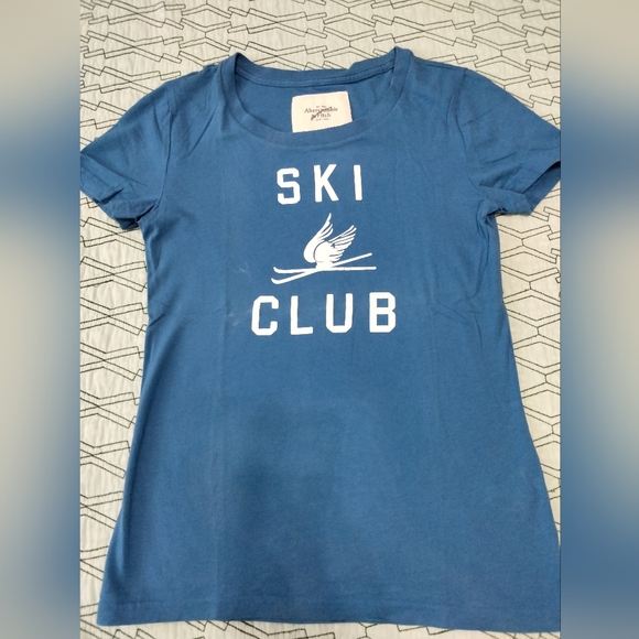 Abercrombie and Fitch Medium Tee - Picture 2 of 9